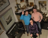 скульптор А.Старцев, заслуженный артист России В.Ярушин и А.Святов