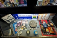 Табличка "Бульвар Джона Леннона" в музее "Битлз" в Ливерпуле